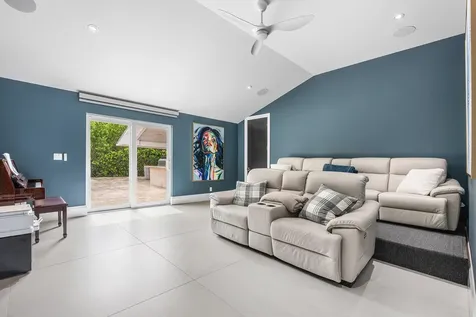 11863 Lake Shore Place North Palm Beach FL 33408