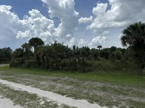 15993 NW 314th Street Okeechobee FL 34972