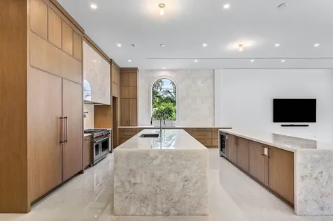 2002 Nw 4th Avenue Delray Beach FL 33444