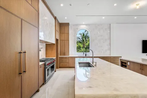 2002 Nw 4th Avenue Delray Beach FL 33444