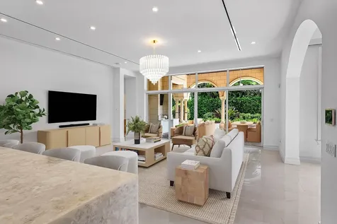 2002 Nw 4th Avenue Delray Beach FL 33444