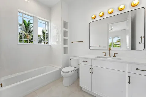 2002 Nw 4th Avenue Delray Beach FL 33444