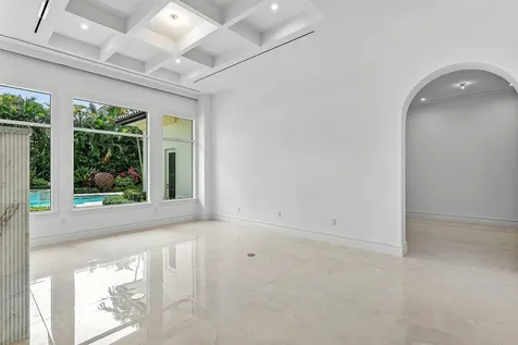 2002 Nw 4th Avenue Delray Beach FL 33444