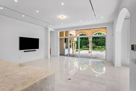 2002 Nw 4th Avenue Delray Beach FL 33444