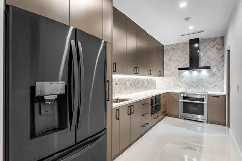 2002 Nw 4th Avenue Delray Beach FL 33444