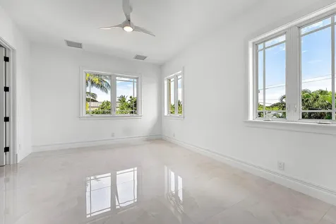 2002 Nw 4th Avenue Delray Beach FL 33444