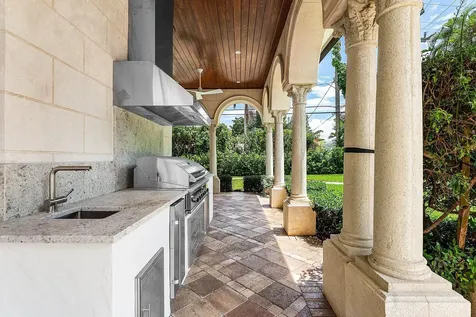 2002 Nw 4th Avenue Delray Beach FL 33444