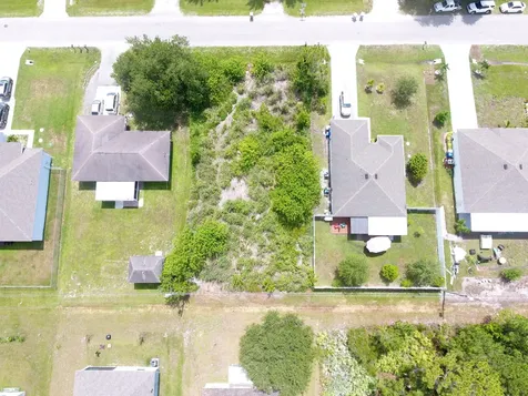 8035 102nd Avenue Vero Beach FL 32967