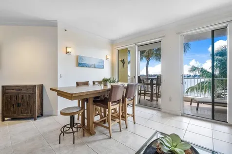 806 E Windward 301 Way Lantana FL 33462