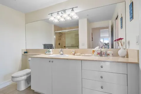 806 E Windward 301 Way Lantana FL 33462