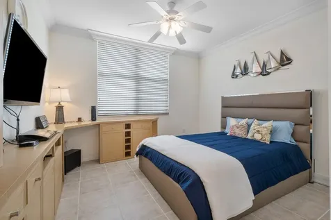 806 E Windward 301 Way Lantana FL 33462