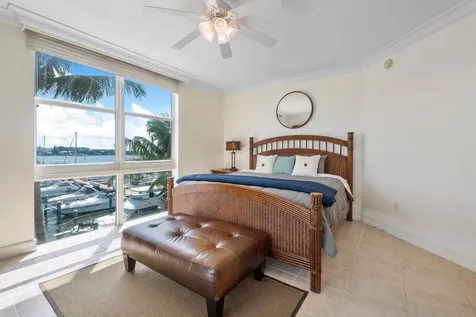 806 E Windward 301 Way Lantana FL 33462