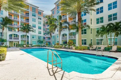 806 E Windward 301 Way Lantana FL 33462