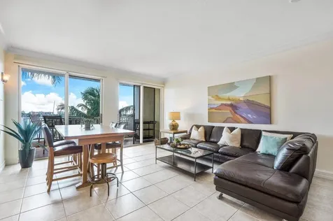 806 E Windward 301 Way Lantana FL 33462