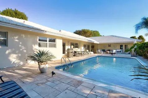 835 Canary Walk Delray Beach FL 33483