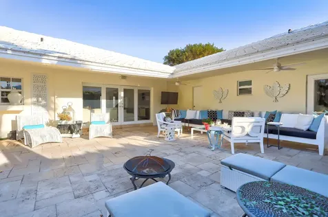 835 Canary Walk Delray Beach FL 33483