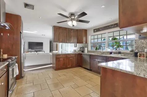 835 Canary Walk Delray Beach FL 33483