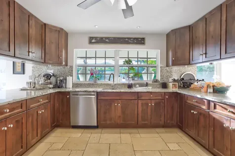 835 Canary Walk Delray Beach FL 33483