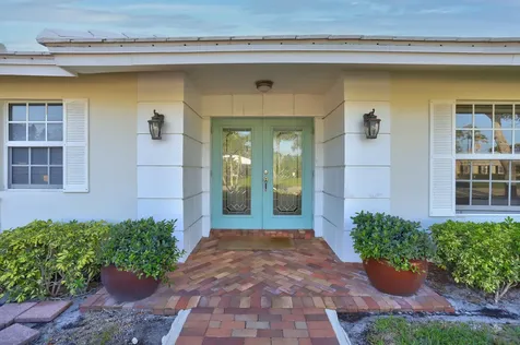 835 Canary Walk Delray Beach FL 33483