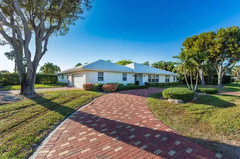 835 Canary Walk Delray Beach FL 33483