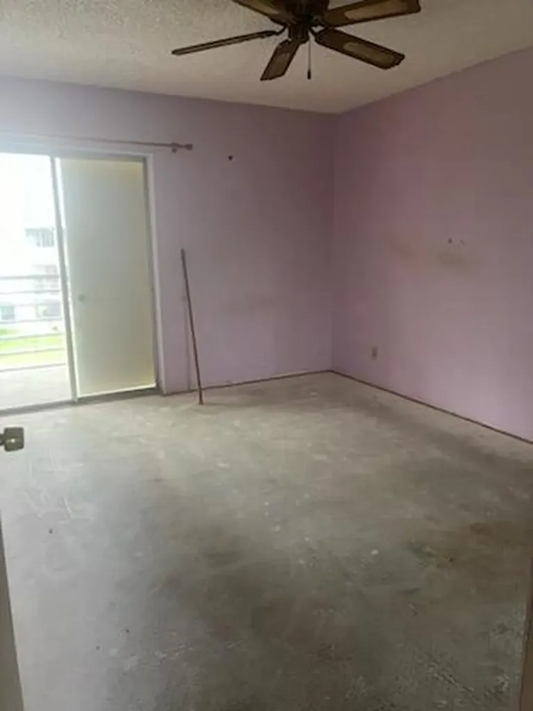 2100 Springdale 314 Boulevard Palm Springs FL 33461