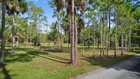 2795 Doe Trail Loxahatchee FL 33470