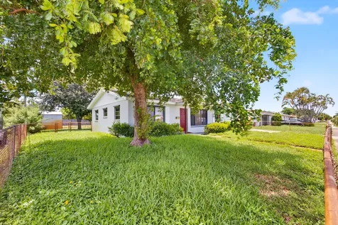 2251 E Avenue H Riviera Beach FL 33404