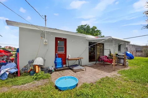 2251 E Avenue H Riviera Beach FL 33404