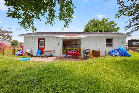 2251 E Avenue H Riviera Beach FL 33404