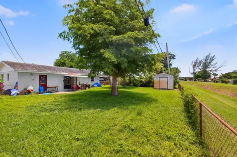 2251 E Avenue H Riviera Beach FL 33404