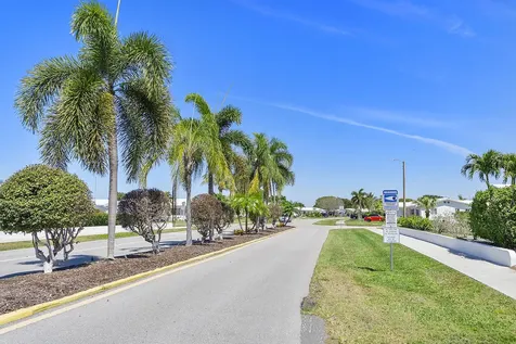 1115 Lake Terrace Boynton Beach FL 33426