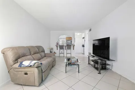 1115 Lake Terrace Boynton Beach FL 33426