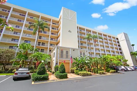 7290 Kinghurst Drive Delray Beach FL 33446