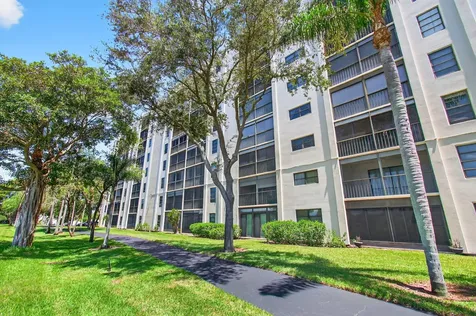 7290 Kinghurst Drive Delray Beach FL 33446