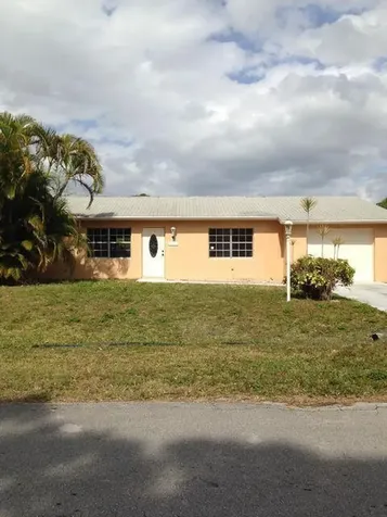 925 SE Albatross Avenue Port Saint Lucie FL 34983