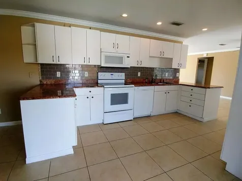 925 SE Albatross Avenue Port Saint Lucie FL 34983