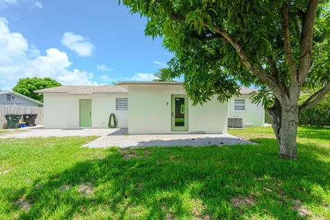 1717 16th Court Lake Worth Beach FL 33460