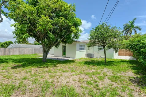 1717 16th Court Lake Worth Beach FL 33460