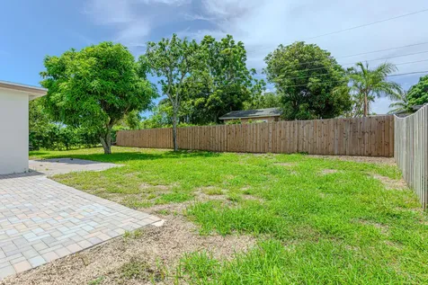 1717 16th Court Lake Worth Beach FL 33460