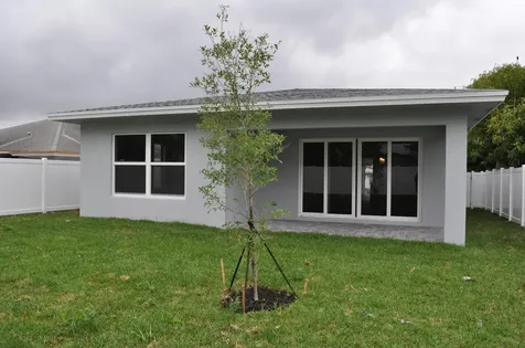 715 Nw 1st Street Delray Beach FL 33444