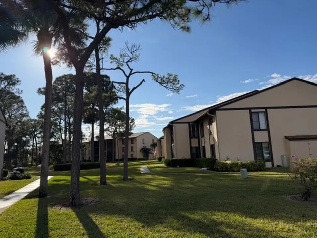818 Sky Pine Way Greenacres FL 33415