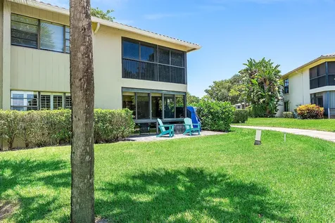 18 Westgate Lane Boynton Beach FL 33436