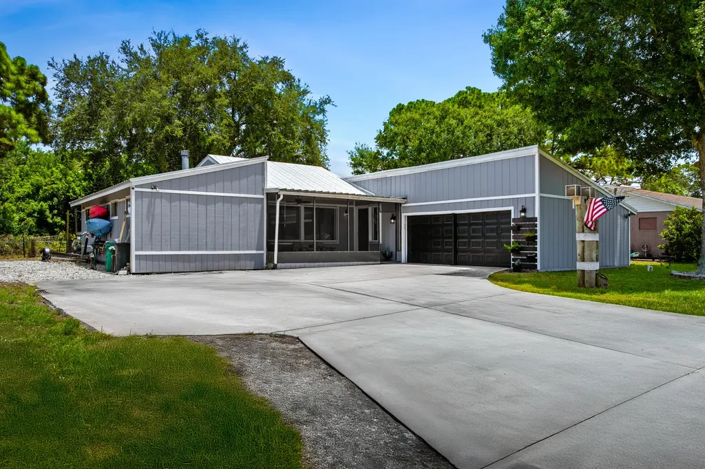 5900 Raintree Trail Fort Pierce FL 34982