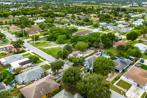 114 Nw 10th Avenue Delray Beach FL 33444