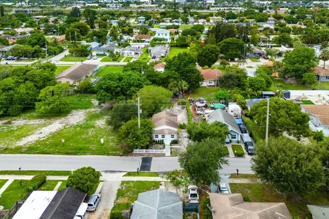 114 Nw 10th Avenue Delray Beach FL 33444