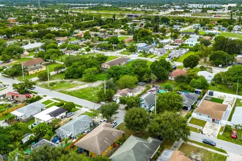 114 Nw 10th Avenue Delray Beach FL 33444