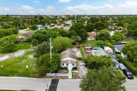 114 Nw 10th Avenue Delray Beach FL 33444