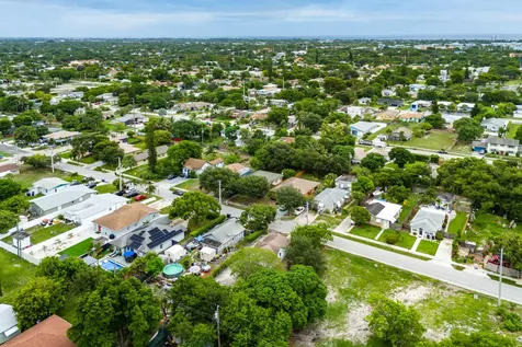114 Nw 10th Avenue Delray Beach FL 33444