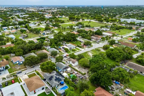114 Nw 10th Avenue Delray Beach FL 33444