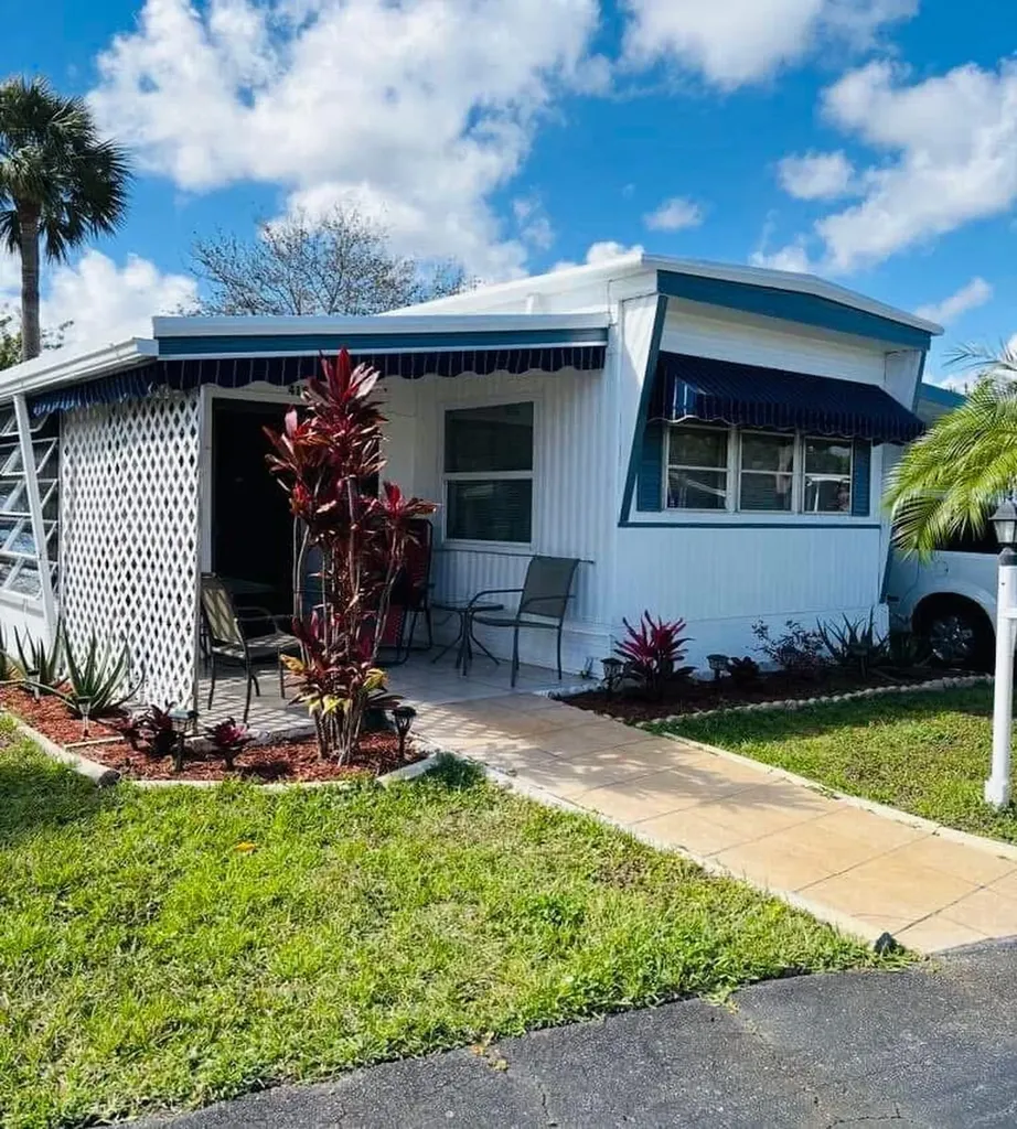 415 Gardenia Court Deerfield Beach FL 33442